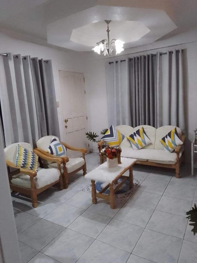 באגויו Emiliez Place מראה חיצוני תמונה