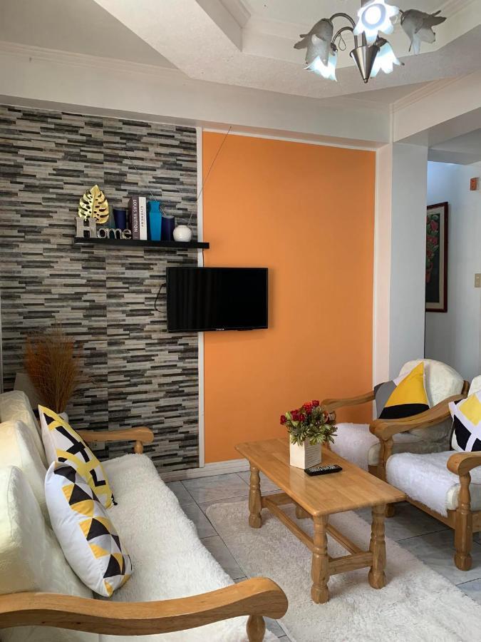 באגויו Emiliez Place מראה חיצוני תמונה