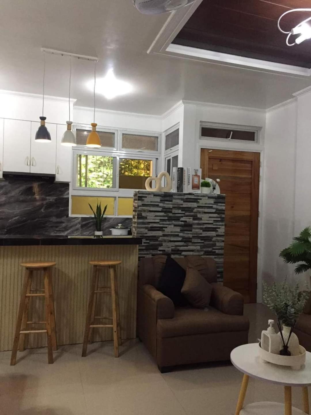 באגויו Emiliez Place מראה חיצוני תמונה